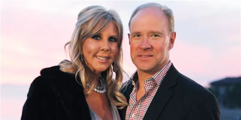 Брукс Айерс Собственный капитал: Вики, Женат, Семья, Свадьба, Заработная плата, Братья и сестры