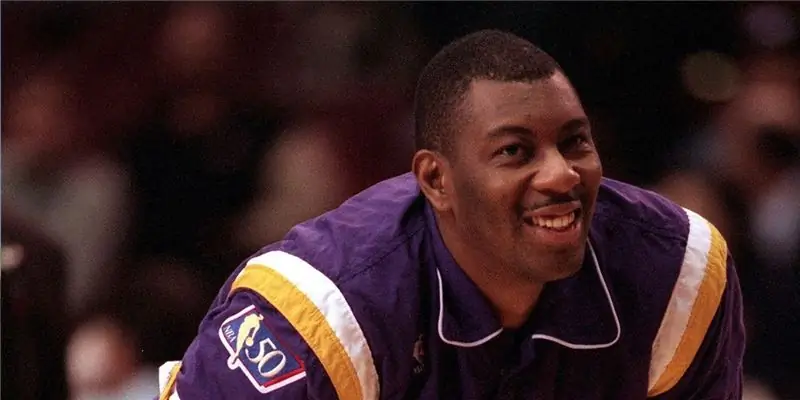 Элден Кэмпбелл Собственный капитал: Вики, женат, семья, свадьба, зарплата, братья и сестры