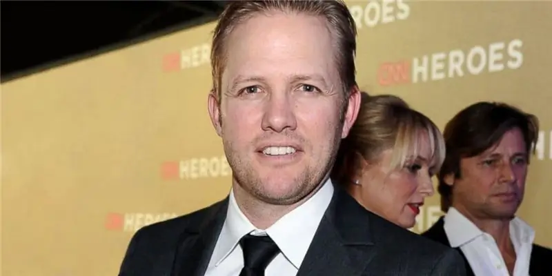 Ли Кирк Чистая стоимость: Вики, женат, семья, свадьба, зарплата, братья и сестры