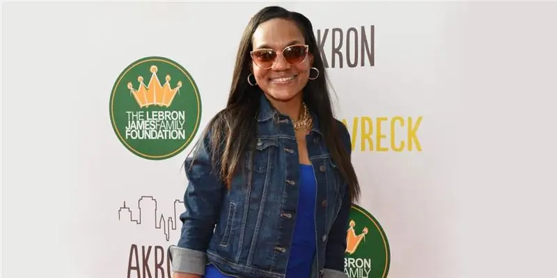 Глория Мари Джеймс Чистая стоимость: Вики, Замужем, Семья, Свадьба, Заработная плата, Братья и сестры