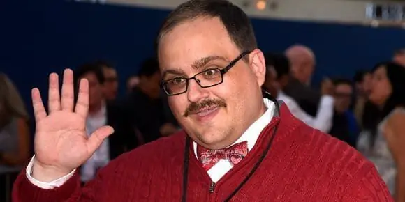 Кен Боун Собственный капитал: Вики, Женат, Семья, Свадьба, Заработная плата, Братья и сестры