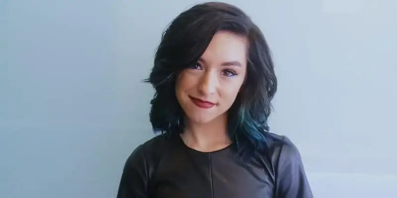 Кристина Гримми (певица) Состояние: вики, замужем, семья, свадьба, зарплата, братья и сестры