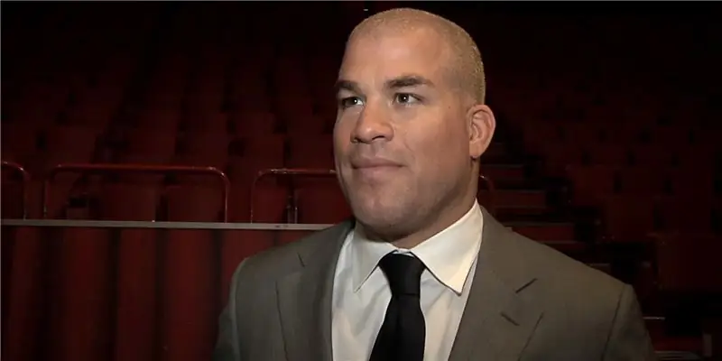 Состояние Тито Ортиса: Вики, женат, семья, свадьба, зарплата, братья и сестры