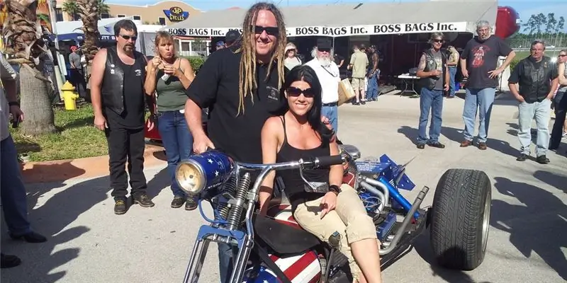 Состояние Энджи Карлсон: Вики, В браке, Семья, Свадьба, Заработная плата, Братья и сестры