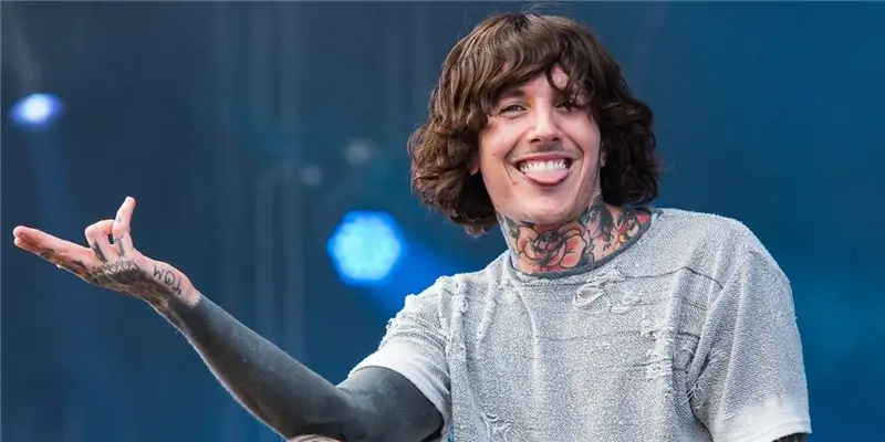 Оливер Сайкс Собственный капитал: Вики, женат, семья, свадьба, зарплата, братья и сестры