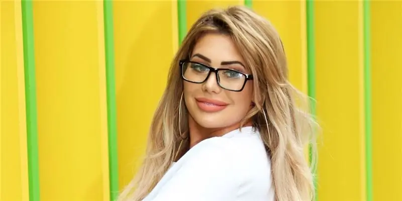 Хлоя Ферри Чистая стоимость: Вики, Замужем, Семья, Свадьба, Заработная плата, Братья и сестры