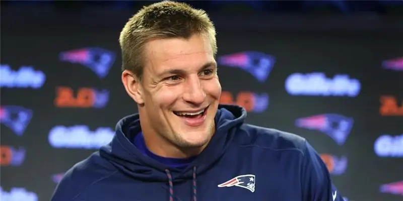 Гронк Роб Гронковски Собственный капитал: Вики, женат, семья, свадьба, зарплата, братья и сестры