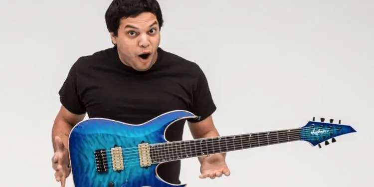 Миша Мансур Собственный капитал: Вики, женат, семья, свадьба, зарплата, братья и сестры