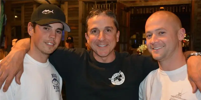 Дэйв Карраро Чистая стоимость: Вики, женат, семья, свадьба, зарплата, братья и сестры