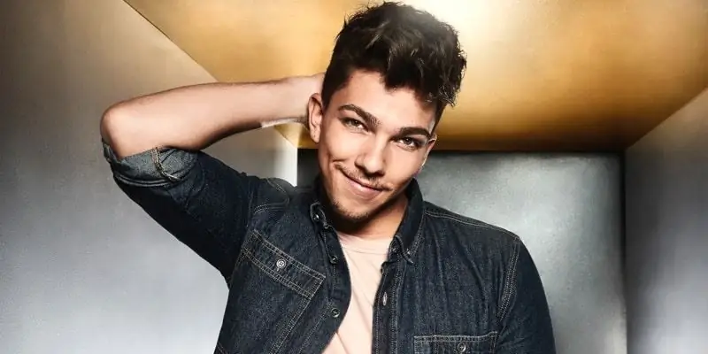 Мэтт Терри Чистая стоимость: Вики, женат, семья, свадьба, зарплата, братья и сестры