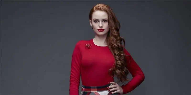 Состояние Мадлен Петч: Вики, в браке, семья, свадьба, зарплата, братья и сестры