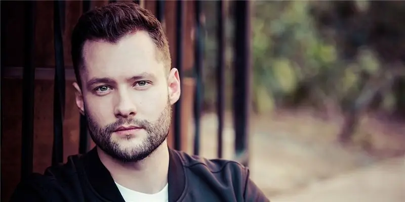 Калум Скотт Чистая стоимость: Вики, женат, семья, свадьба, зарплата, братья и сестры