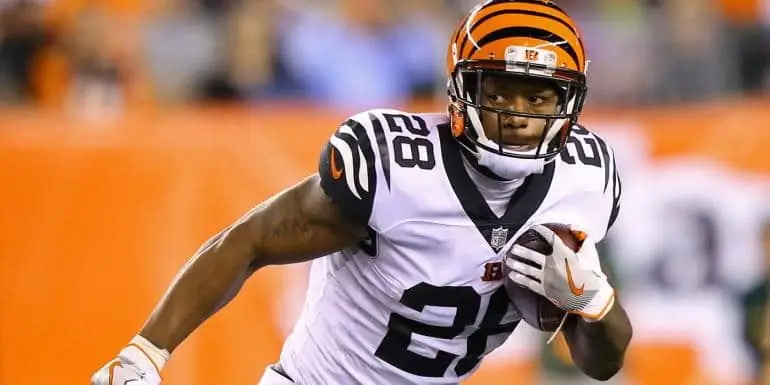 Джо Миксон Чистая стоимость: Вики, женат, семья, свадьба, зарплата, братья и сестры