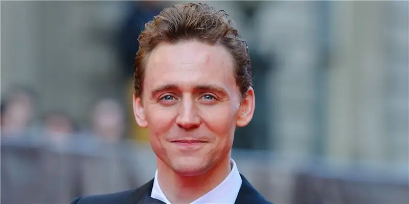 Том Хиддлстон (актер) Состояние: вики, женат, семья, свадьба, зарплата, братья и сестры