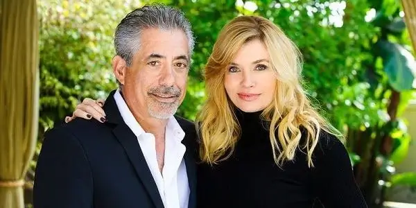 Надин Кариди Собственный капитал: Вики, Замужем, Семья, Свадьба, Заработная плата, Братья и сестры