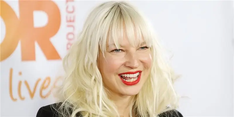 Sia Net Worth: Wiki, В браке, Семья, Свадьба, Заработная плата, Братья и сестры