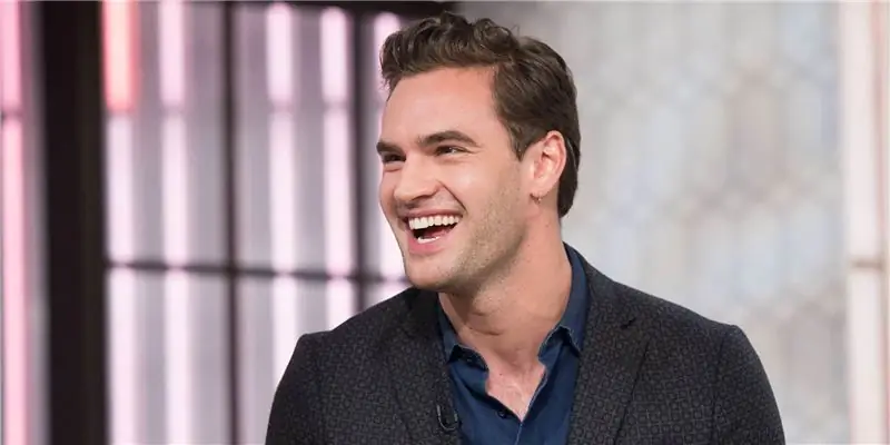 Состояние Тома Бейтмана: Вики, женат, семья, свадьба, зарплата, братья и сестры