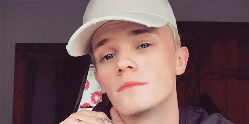 Чарли Ленехан Собственный капитал: Вики, В браке, Семья, Свадьба, Заработная плата, Братья и сестры