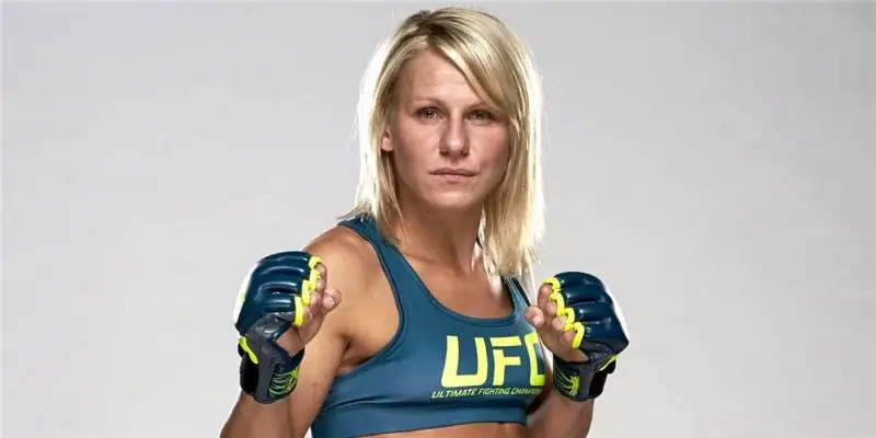 Жюстин Киш Собственный капитал: Вики, Замужем, Семья, Свадьба, Заработная плата, Братья и сестры