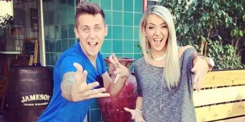 Шанна Этвуд Чистая стоимость: Вики, Замужем, Семья, Свадьба, Заработная плата, Братья и сестры