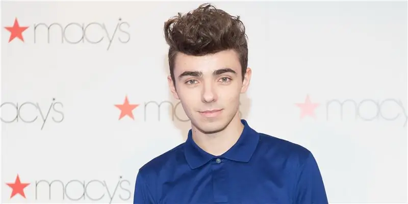 Натан Сайкс Чистая стоимость: Вики, женат, семья, свадьба, зарплата, братья и сестры