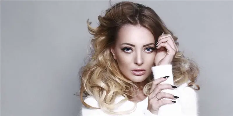 Делиа Маташ Собственный капитал: Вики, Замужем, Семья, Свадьба, Заработная плата, Братья и сестры