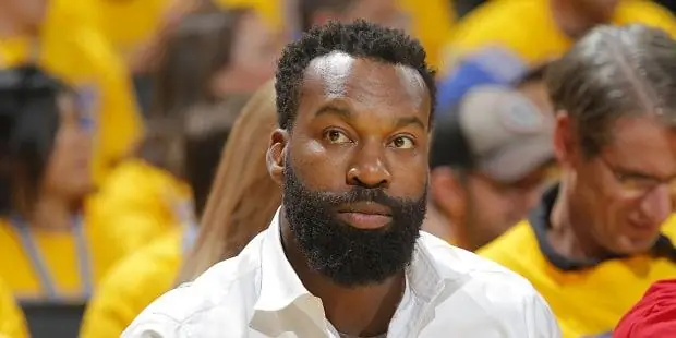 Состояние барона Дэвиса: Вики, женат, семья, свадьба, зарплата, братья и сестры