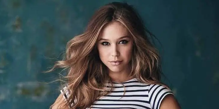 Алексис Рен Чистая стоимость: Вики, женат, семья, свадьба, зарплата, братья и сестры