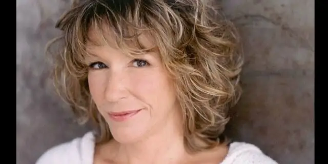 Состояние Бетси Рэндл: Вики, Замужем, Семья, Свадьба, Заработная плата, Братья и сестры