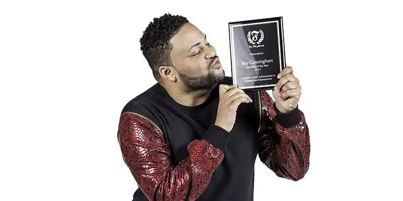 Рэй Каннингем Чистая стоимость: Вики, Женат, Семья, Свадьба, Заработная плата, Братья и сестры