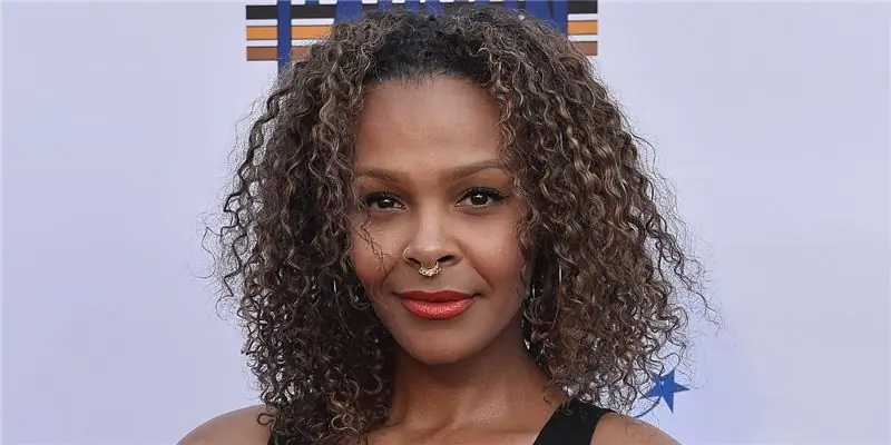 Саманта Мумба Собственный капитал: Вики, В браке, Семья, Свадьба, Заработная плата, Братья и сестры