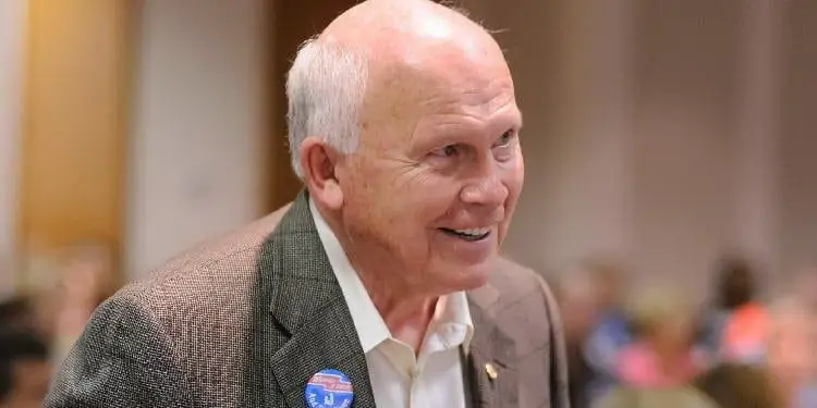 Форрест Престон Собственный капитал: Вики, женат, семья, свадьба, зарплата, братья и сестры