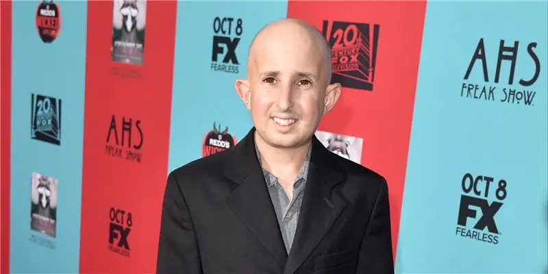 Бен Вульф Чистая стоимость: Вики, женат, семья, свадьба, зарплата, братья и сестры