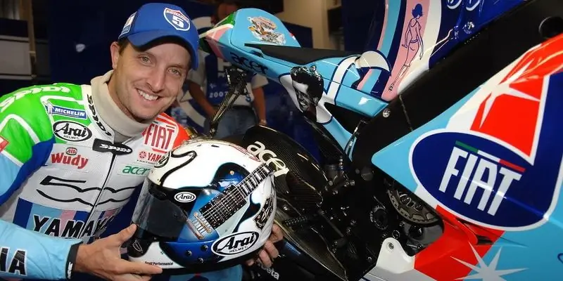 Колин Эдвардс Собственный капитал: Вики, женат, семья, свадьба, зарплата, братья и сестры