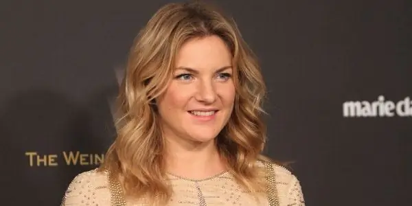 Джоанна Кристи Чистая стоимость: Вики, Замужем, Семья, Свадьба, Заработная плата, Братья и сестры