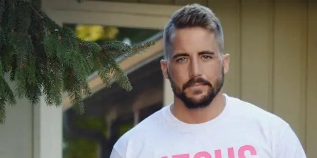 Клейтон Дженнингс Собственный капитал: Вики, женат, семья, свадьба, зарплата, братья и сестры