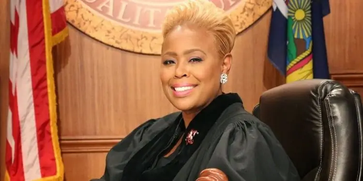 Судья Карен Чистая стоимость: Вики, Замужем, Семья, Свадьба, Заработная плата, Братья и сестры