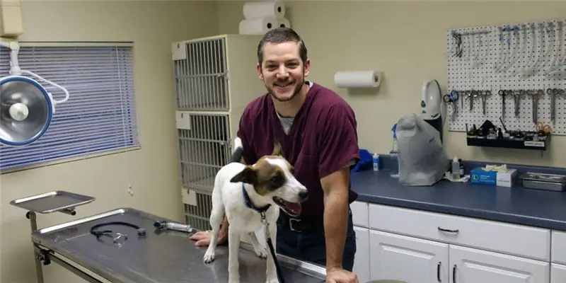 Мэтт Каррикер Собственный капитал: Вики, женат, семья, свадьба, зарплата, братья и сестры