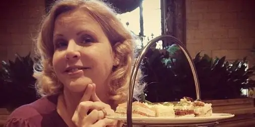 Джина Киммел Собственный капитал: Вики, Замужем, Семья, Свадьба, Заработная плата, Братья и сестры