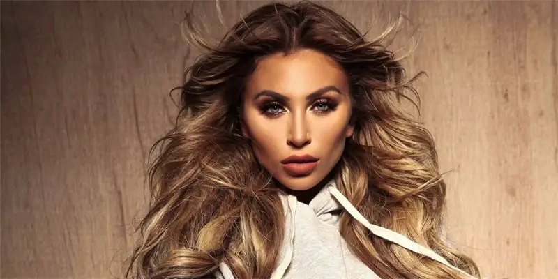 Хлоя Терае Собственный капитал: Вики, Замужем, Семья, Свадьба, Заработная плата, Братья и сестры