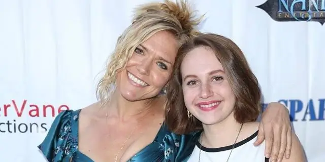 Состояние Мандалинн Карлсон: Вики, женат, семья, свадьба, зарплата, братья и сестры