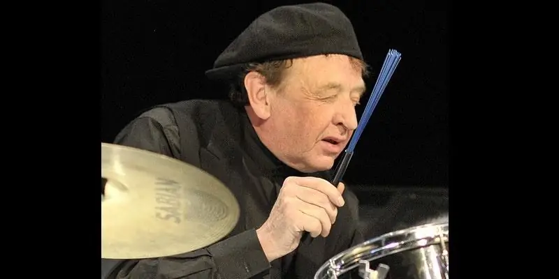 Брюс Митчелл Чистая стоимость: Вики, Женат, Семья, Свадьба, Заработная плата, Братья и сестры