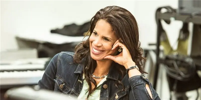 Холли Фрейзер Собственный капитал: Вики, Замужем, Семья, Свадьба, Заработная плата, Братья и сестры