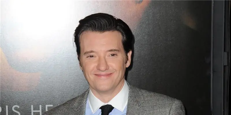 Джейсон Батлер Харнер Собственный капитал: Вики, женат, семья, свадьба, зарплата, братья и сестры