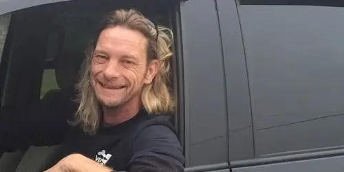 Состояние Рики Бретертона: Вики, женат, семья, свадьба, зарплата, братья и сестры