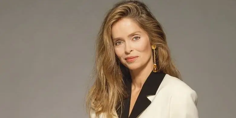 Состояние Барбары Бах: Вики, В браке, Семья, Свадьба, Заработная плата, Братья и сестры