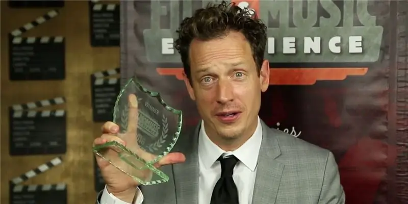 Джон Мэллори Ашер Собственный капитал: Вики, женат, семья, свадьба, зарплата, братья и сестры