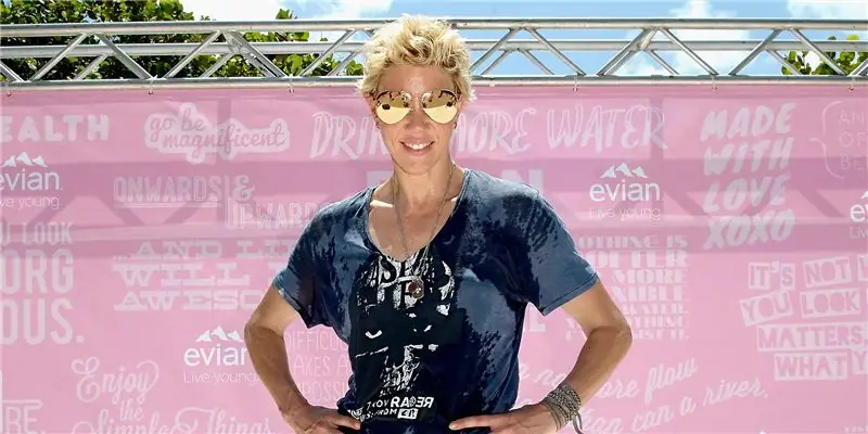 Джеки Уорнер Собственный капитал: Вики, В браке, Семья, Свадьба, Заработная плата, Братья и сестры