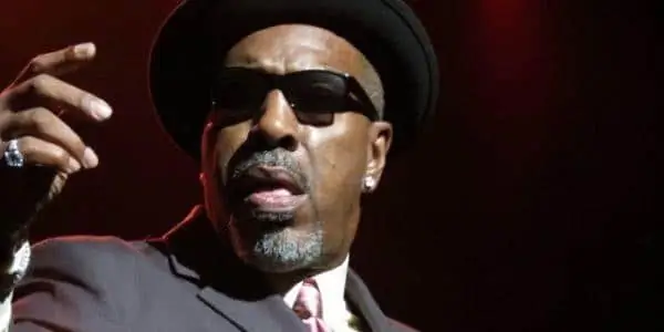 Оран "Сок" Джонс Собственный капитал: Вики, женат, семья, свадьба, зарплата, братья и сестры