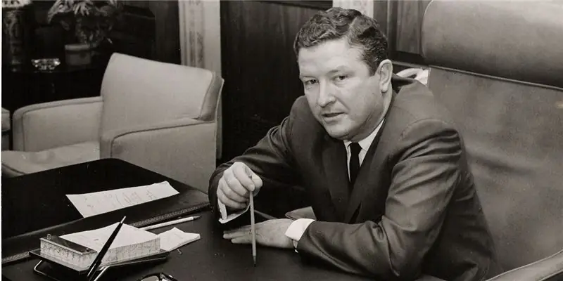 Состояние Роберта Макнейра: Вики, В браке, Семья, Свадьба, Заработная плата, Братья и сестры